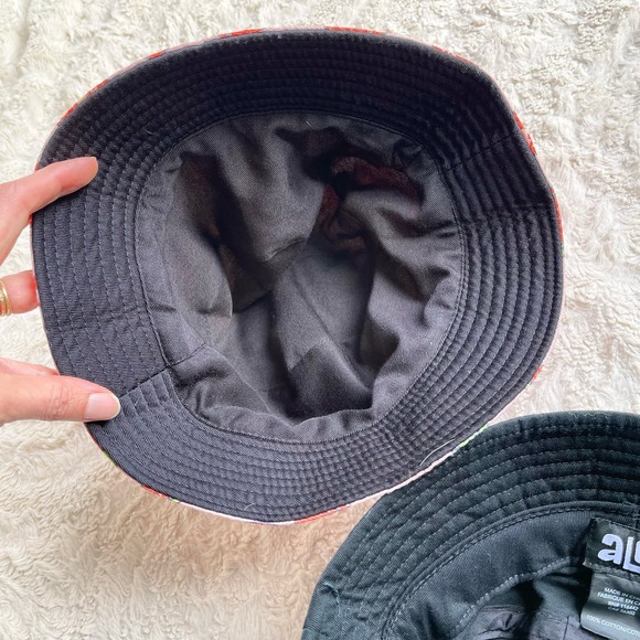 Bundle of TWO bucket hats strawberry fruit pink and embroidered mushroom black - Picture 8 of 17